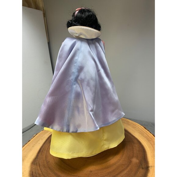 Snow White Ashton Drake Disney Princess Doll Collectible with Yellow Dress & Red - Picture 4 of 10